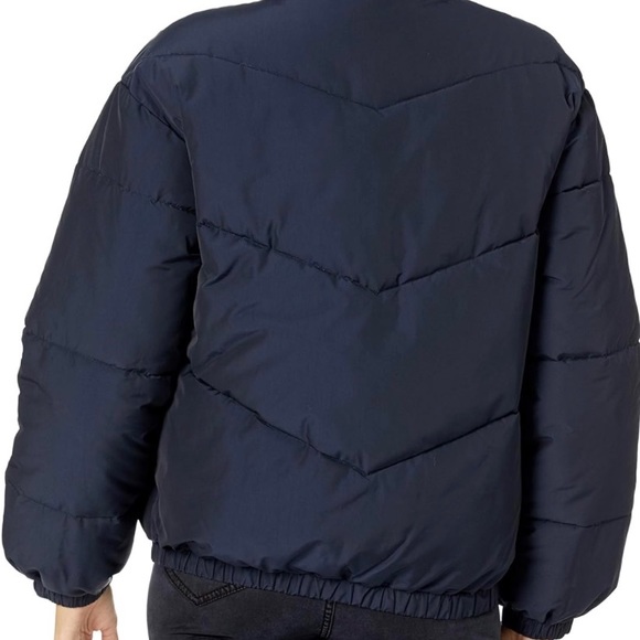 Amazon Essentials Women's Relaxed-Fit Mock-Neck Puffer Jacket-Daily Ritual Navy - Picture 3 of 7